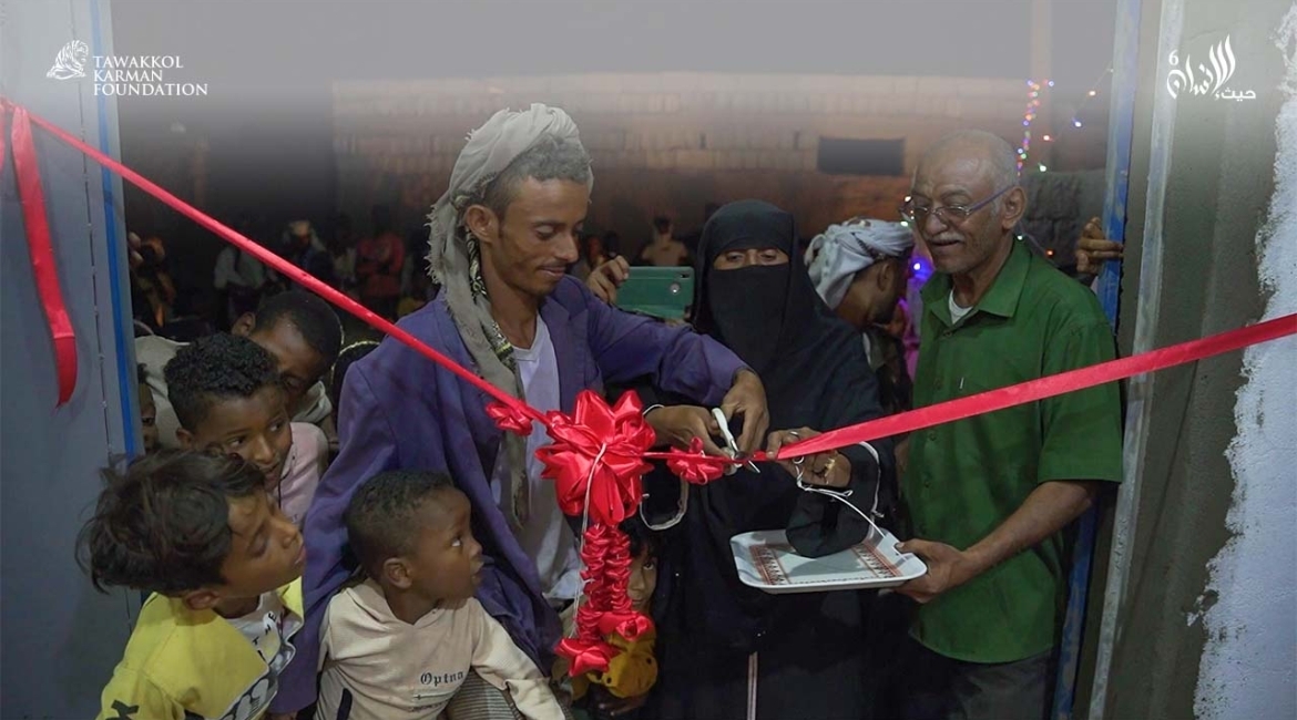 مؤسسة توكل كرمان تساعد امرأة جامعية بمحافظة لحج في بدء حياة جديدة 